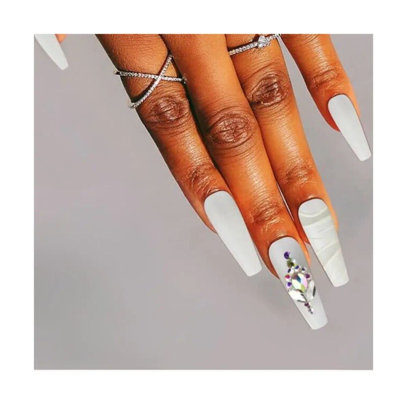 SET DE UÑAS 30 U GOMA Y STICK BLANCO PERLA/PIEDRAS (6936505103059)