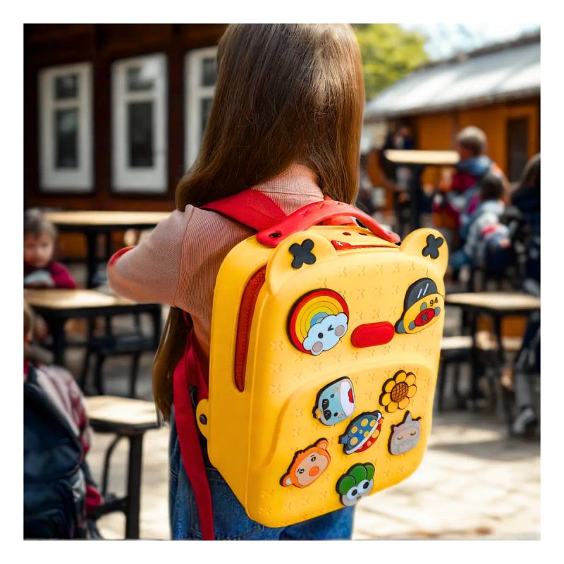 MOCHILA CON PINS MATERIAL EVA MOD NT151